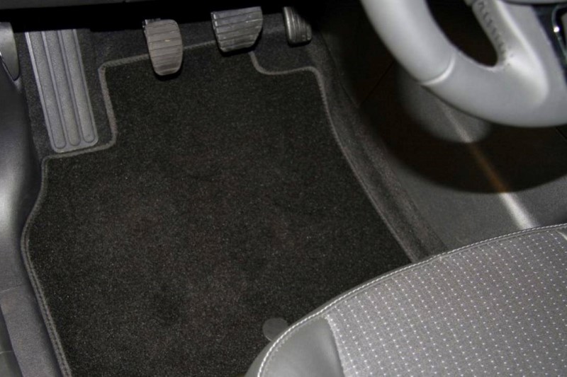 Tipski tekstilni tepisi za auto